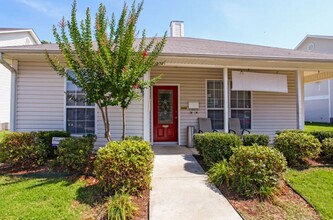 Village Square Apartment in Russellville, AR - Building Photo - Building Photo