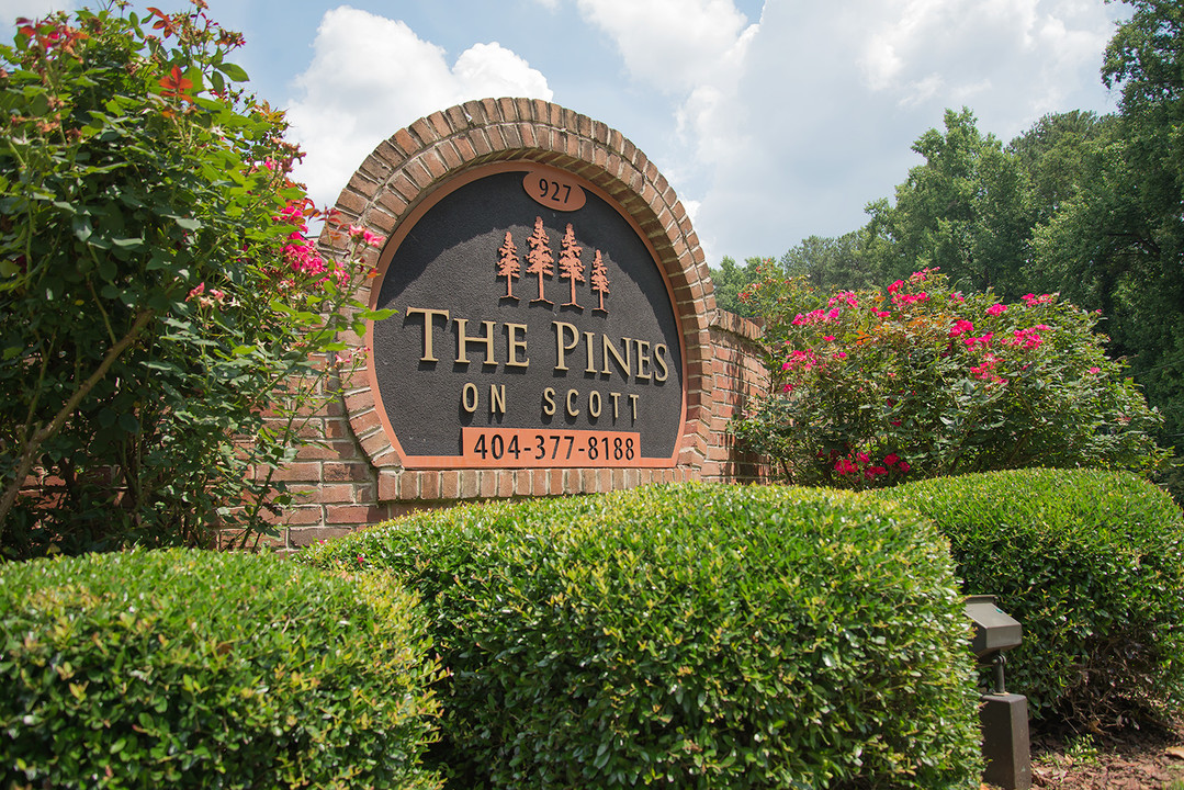 The Pines on Scott in Decatur, GA - Foto de edificio