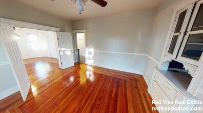 296 Highland Ave, Unit 1 in Somerville, MA - Building Photo - Building Photo