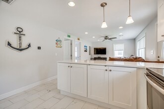 25 Biscayne Blvd in Old Lyme, CT - Building Photo - Building Photo