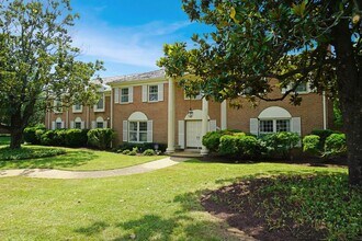 6209 Stoneham Ln in McLean, VA - Building Photo - Building Photo