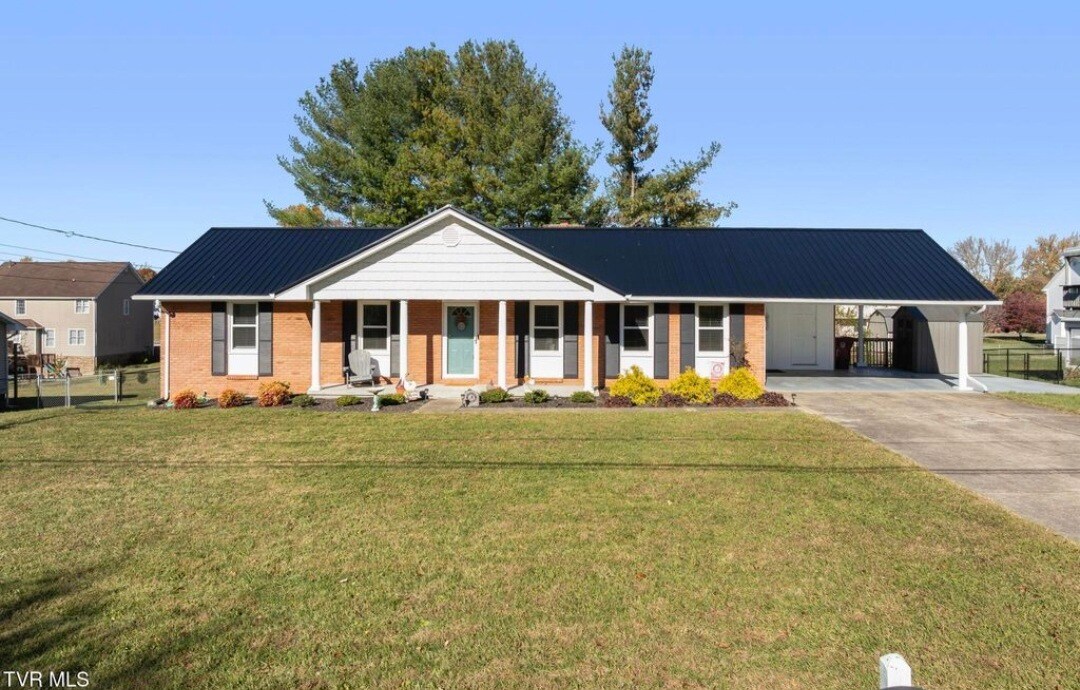 2916 Newbern Dr in Johnson City, TN - Foto de edificio