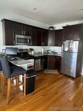 23 Washburn St, Unit 3 in Boston, MA - Foto de edificio - Building Photo