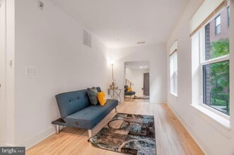 317 Riggs Pk Pl NE in Washington, DC - Foto de edificio - Building Photo