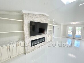 1487 Keyway Rd in Englewood, FL - Building Photo - Building Photo