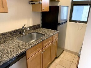 12 Stoneholm St, Unit 613 in Boston, MA - Building Photo - Building Photo