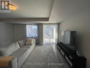 31 Zoisite Private in Ottawa, ON - Building Photo - Building Photo