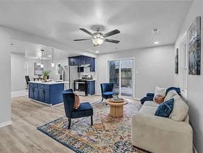 901 Lasser Dr in Norfolk, VA - Foto de edificio - Building Photo