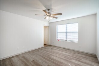2210 Ave in Lubbock, TX - Building Photo - Building Photo