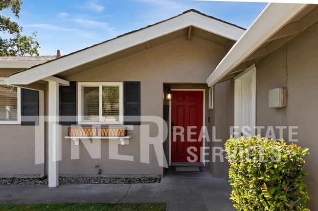 6000 Coyle Ave in Carmichael, CA - Building Photo - Building Photo