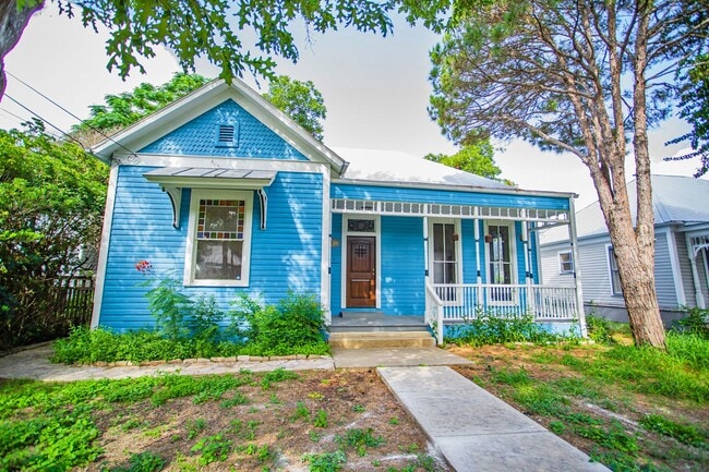 property at 627 E Guenther St