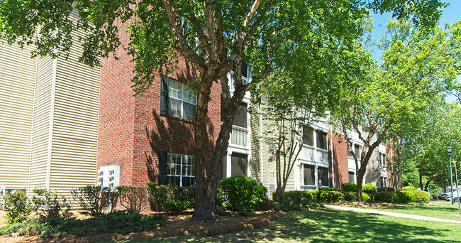 Creekside at Matthews Apartments in Matthews, NC - Foto de edificio - Building Photo