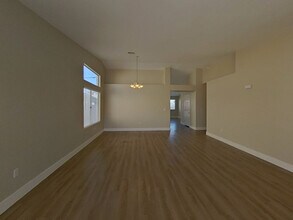 3836 Iverson Ln in North Las Vegas, NV - Building Photo - Building Photo