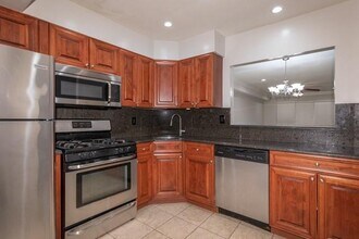 397 Lake Pointe Dr in Middle Island, NY - Building Photo - Building Photo