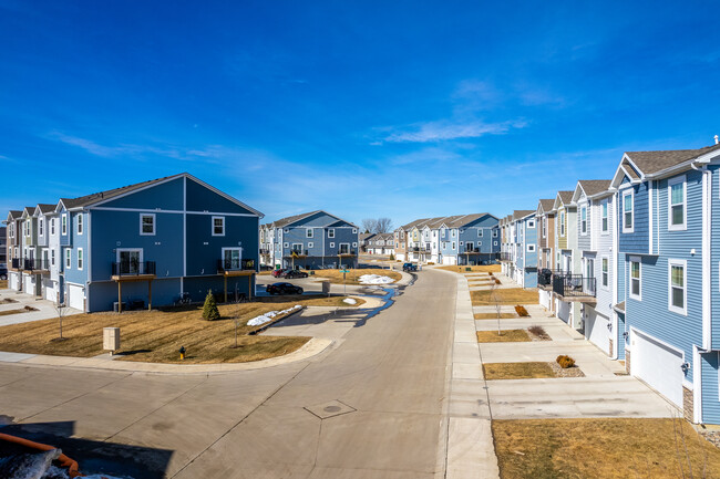 Trestle Crossing Townhomes in Ankeny, IA - Building Photo - Building Photo