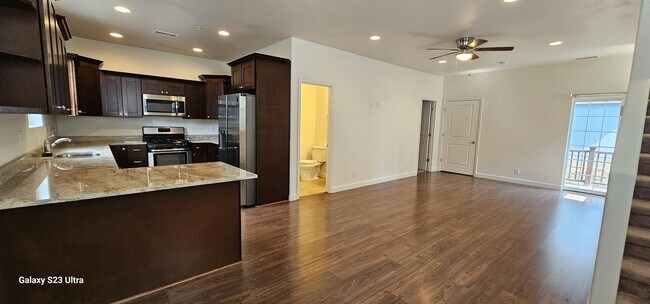 property at 2536 W Pikes Peak Dr