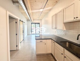 2701 Ingersoll Ave in Des Moines, IA - Building Photo