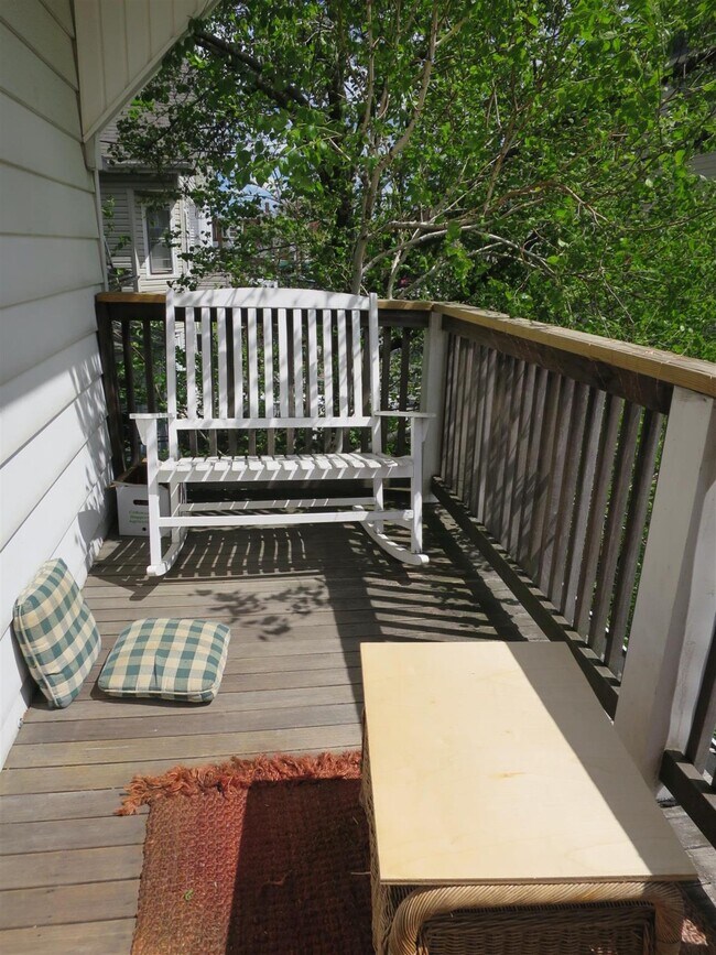 23 Winter St, Unit 2 in Somerville, MA - Foto de edificio - Building Photo