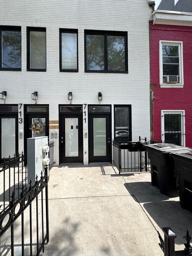 711 18th St NE in Washington, DC - Building Photo - Building Photo
