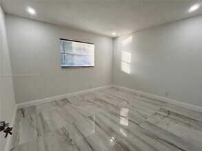 8011 NW 44th Ct in Coral Springs, FL - Building Photo - Building Photo