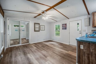 1048 Sitting Bull Point in Crossville, TN - Building Photo - Building Photo