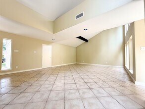 11530 Bellerive Dr in Houston, TX - Building Photo - Building Photo