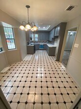 2213 Meadow Lake Dr in Grand Prairie, TX - Building Photo - Building Photo