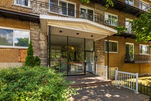 3010 Saint-Joseph Boul E in Montréal, QC - Building Photo