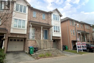 80-80 Acorn Pl in Mississauga, ON - Building Photo - Building Photo