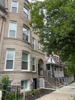 2233 W Washington Blvd in Chicago, IL - Building Photo