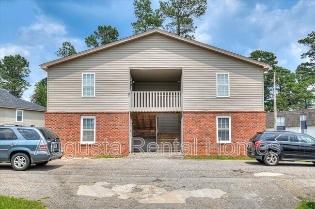 property at 40 Conifer Ct