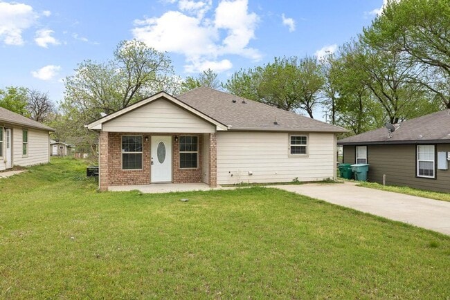 property at 119 N Andrews Ave