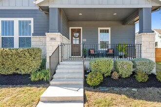 8704 Apogee Blvd in Austin, TX - Building Photo - Building Photo