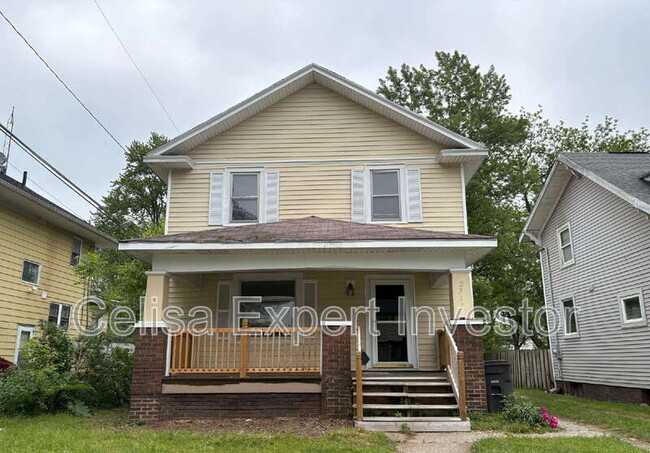 property at 2711 Thompson Ave