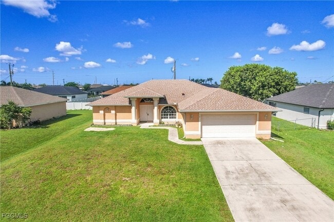 16 NW 12th Pl in Cape Coral, FL - Building Photo - Building Photo
