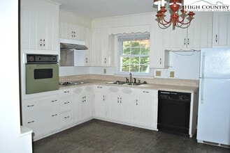 6206 Idlewild Rd in Fleetwood, NC - Building Photo - Building Photo