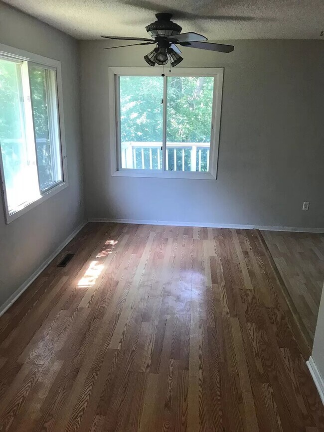 15598 Garfield Cir in Eden Prairie, MN - Building Photo - Building Photo