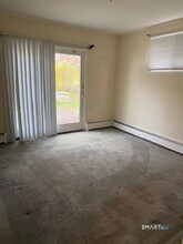 28 Hearthstone Ct in Stamford, CT - Building Photo - Building Photo