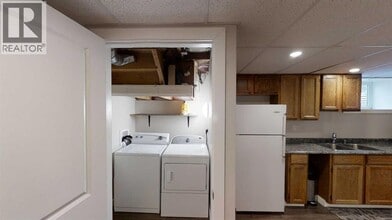 11314-1101A 101A St in Grande Prairie, AB - Building Photo - Building Photo