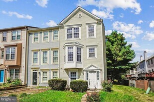 13994 Gunners Pl in Centreville, VA - Building Photo