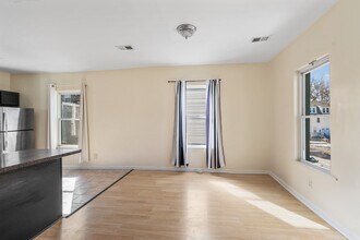 76 N 17th St in East Orange, NJ - Foto de edificio - Building Photo