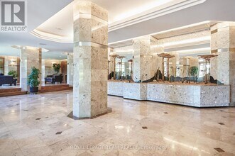 2759-2759 Carousel Crescent in Ottawa, ON - Building Photo - Building Photo