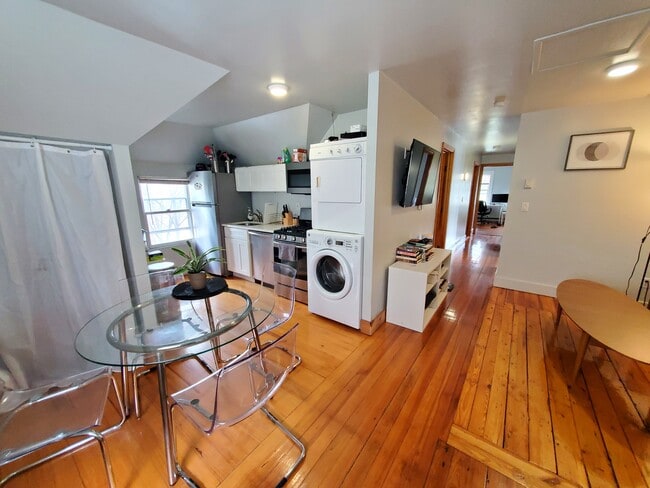 12 Bennett St, Unit 3