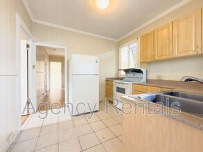 839 McCully St in Honolulu, HI - Building Photo - Building Photo