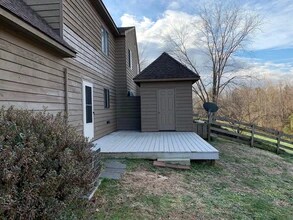 1012 Amber Ridge Rd in Charlottesville, VA - Building Photo - Building Photo