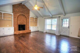 5733 Connor Blvd in Charlotte, NC - Building Photo - Building Photo