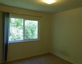 91 Lausanne Ave in Daly City, CA - Building Photo - Building Photo