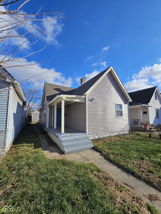 2121 Webb St in Indianapolis, IN - Building Photo - Building Photo