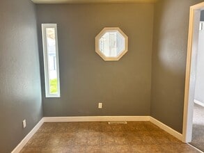 374 Burton Ave in Rohnert Park, CA - Building Photo - Building Photo