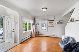 306 McCall Ave in West Islip, NY - Building Photo - Building Photo